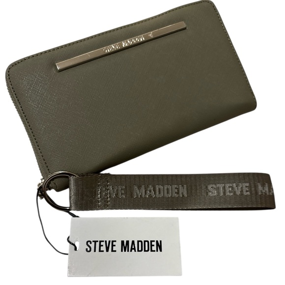 Steve Madden Women’s Olive Faux Leather Zip Around Wristlet Wallet NWT - Picture 2 of 5